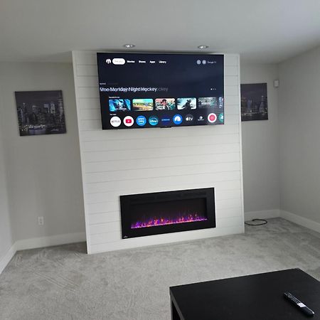 Private 1 Bedroom In Brookswood Лэнгли Экстерьер фото
