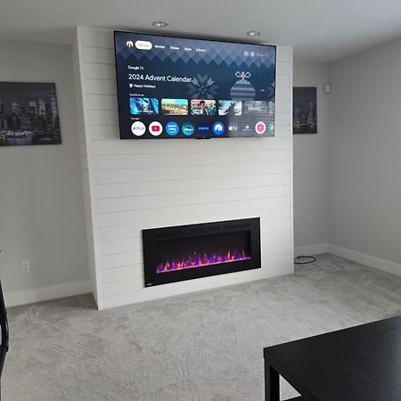Private 1 Bedroom In Brookswood Лэнгли Экстерьер фото