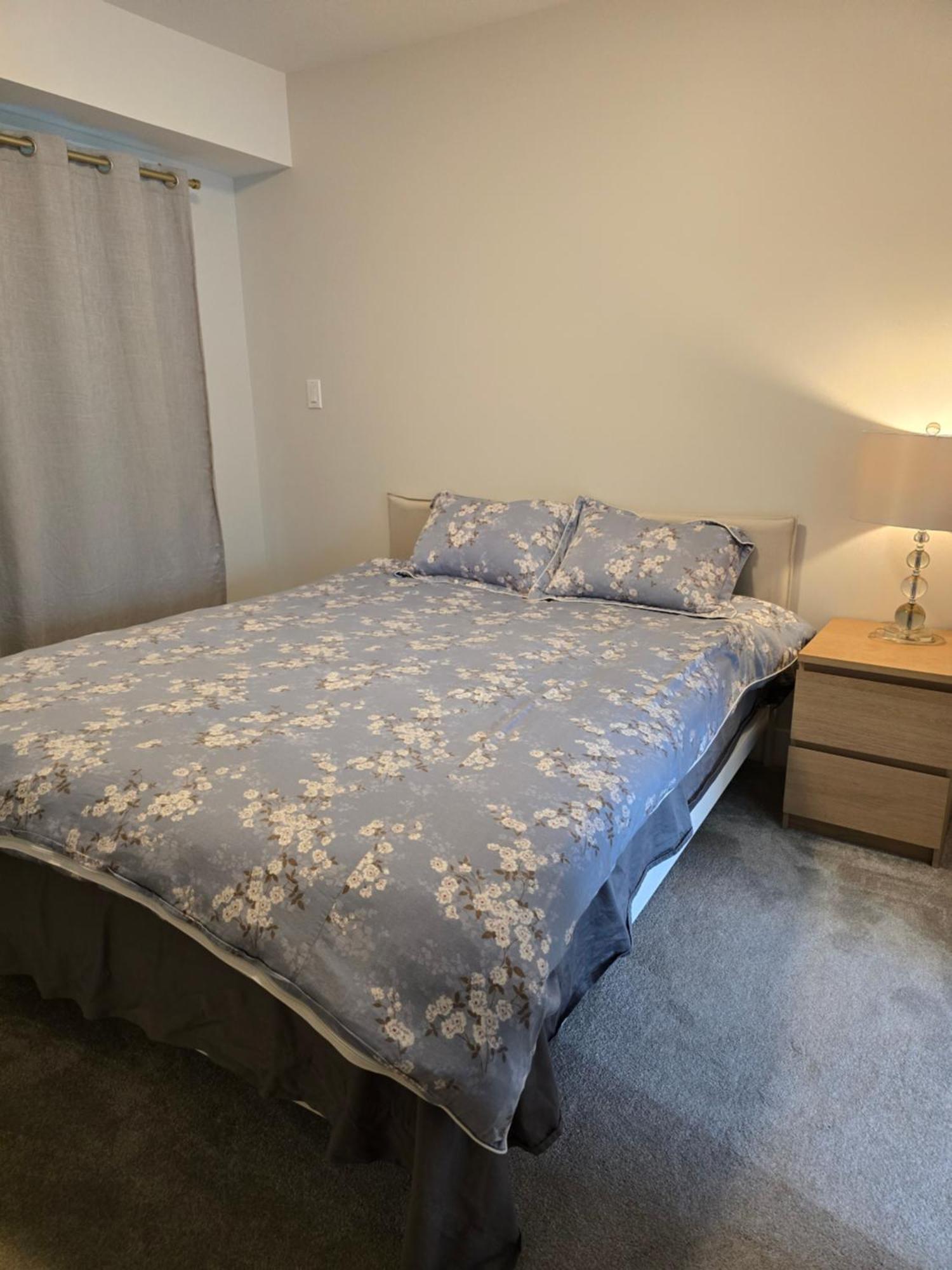 Private 1 Bedroom In Brookswood Лэнгли Экстерьер фото