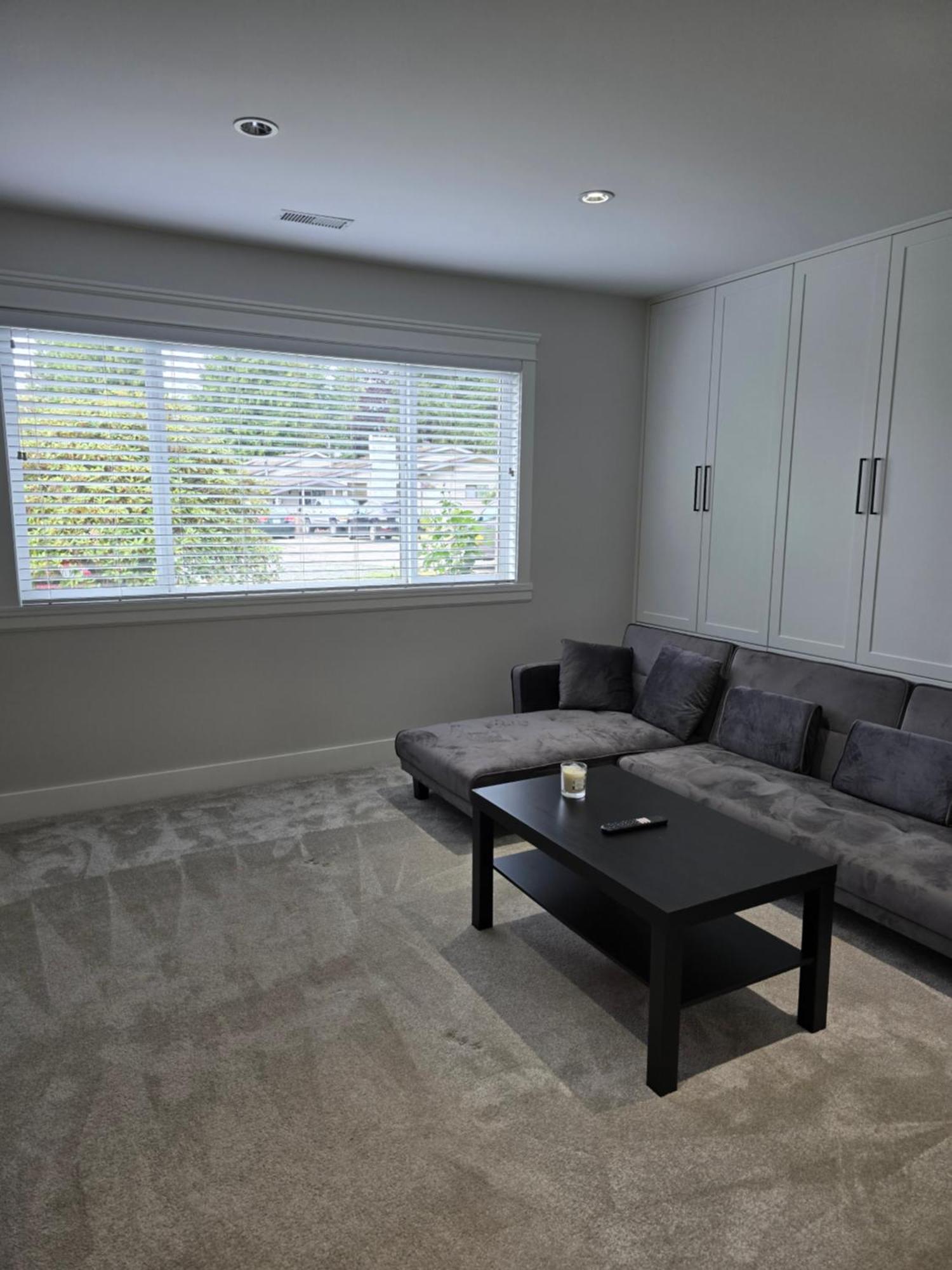 Private 1 Bedroom In Brookswood Лэнгли Экстерьер фото